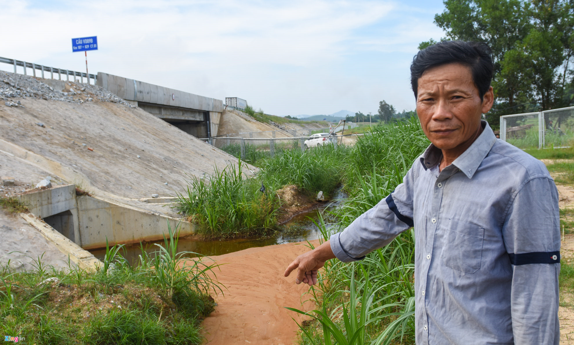 Video ảnh: Dân khốn khổ vì nhà thầu cao tốc 34.500 tỷ chậm khắc phục đường