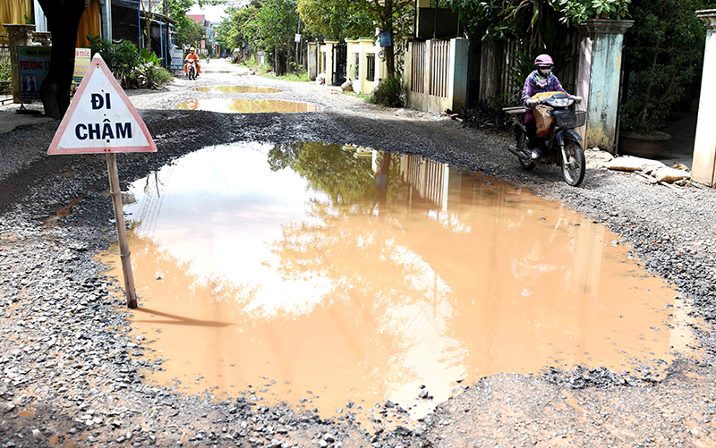 Video ảnh: Dân khốn khổ vì nhà thầu cao tốc 34.500 tỷ chậm khắc phục đường