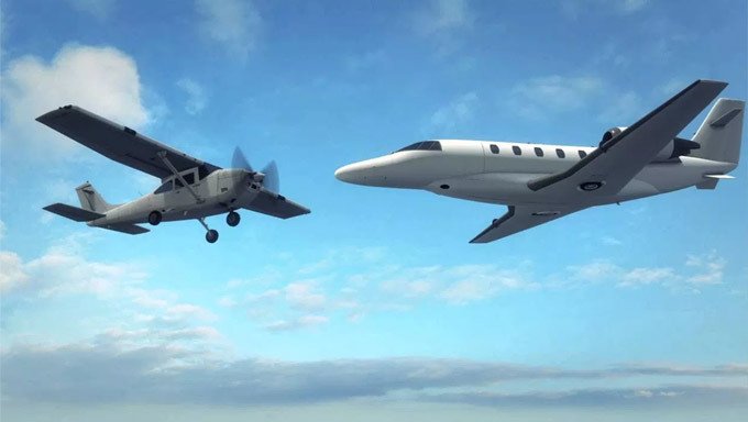 Hai máy bay đâm nhau giữa trời