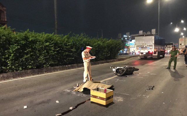 Ô tô 4 chỗ bỏ chạy trong vụ tai nạn khiến nam thanh niên tử vong ở Sài Gòn