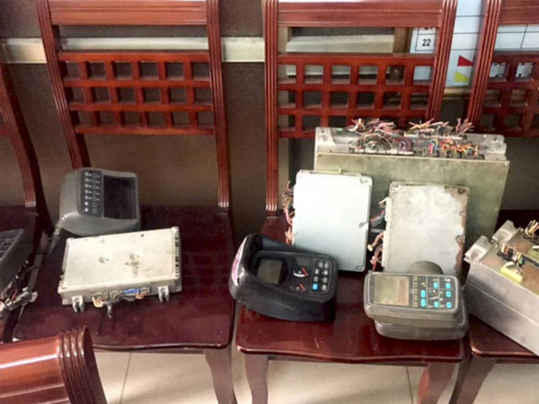 Bắt cặp đạo chích lái xe tải đi trộm hộp điện ôtô