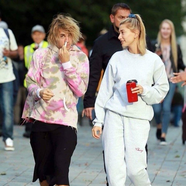 Lột xác đẹp trai hơn, Justin Bieber tươi tắn hết cỡ khi hẹn hò bà xã Hailey Baldwin trên phố