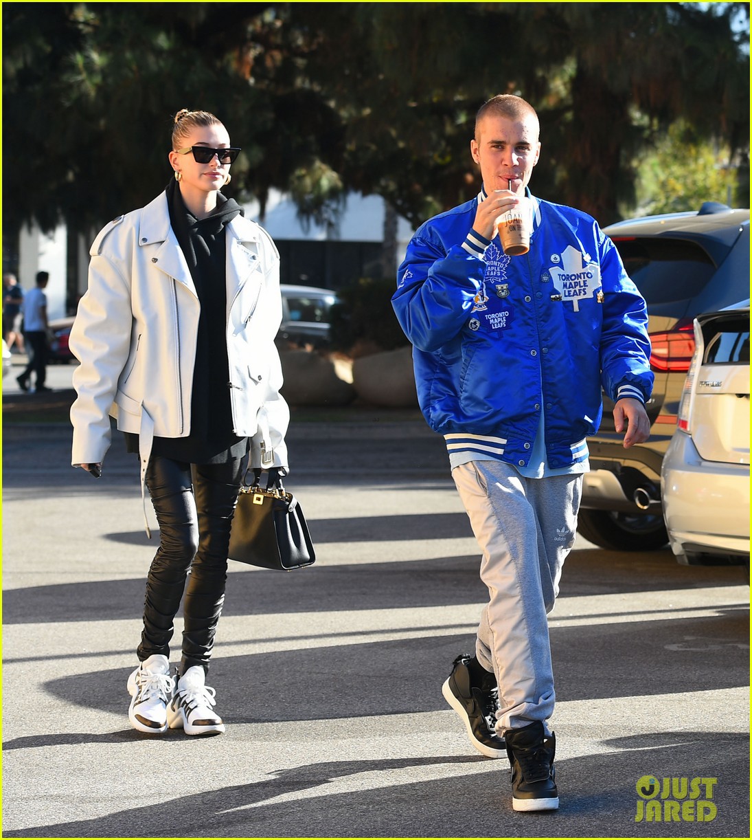 Lột xác đẹp trai hơn, Justin Bieber tươi tắn hết cỡ khi hẹn hò bà xã Hailey Baldwin trên phố