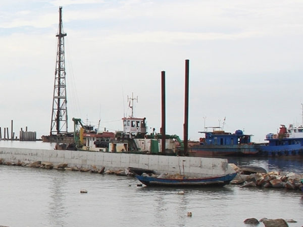 Huế từ chối cho doanh nghiệp nhận chìm 700.000 m3 bùn xuống biển