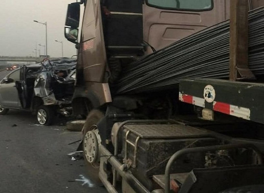 Cựu thẩm phán dùng bằng giả không xét xử vụ xe container tông Innova lùi trên cao tốc