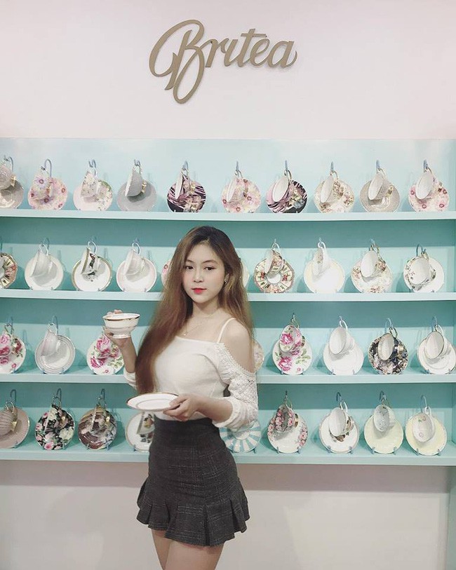 Từng là người mẫu nội y, cô giáo hotgirl đang khiến MXH Việt dậy sóng Từng là người mẫu nội y, cô giáo hotgirl đang khiến MXH Việt dậy sóng