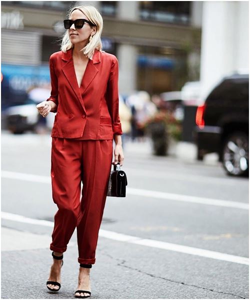 Suit: Món đồ quyền lực mới của các cô nàng công sở