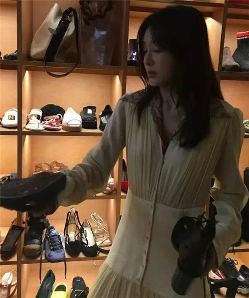 Tần Lam bị bạn thân bóc mẽ chuyên mua mỹ phẩm rẻ tiền, tiết kiệm quá mức