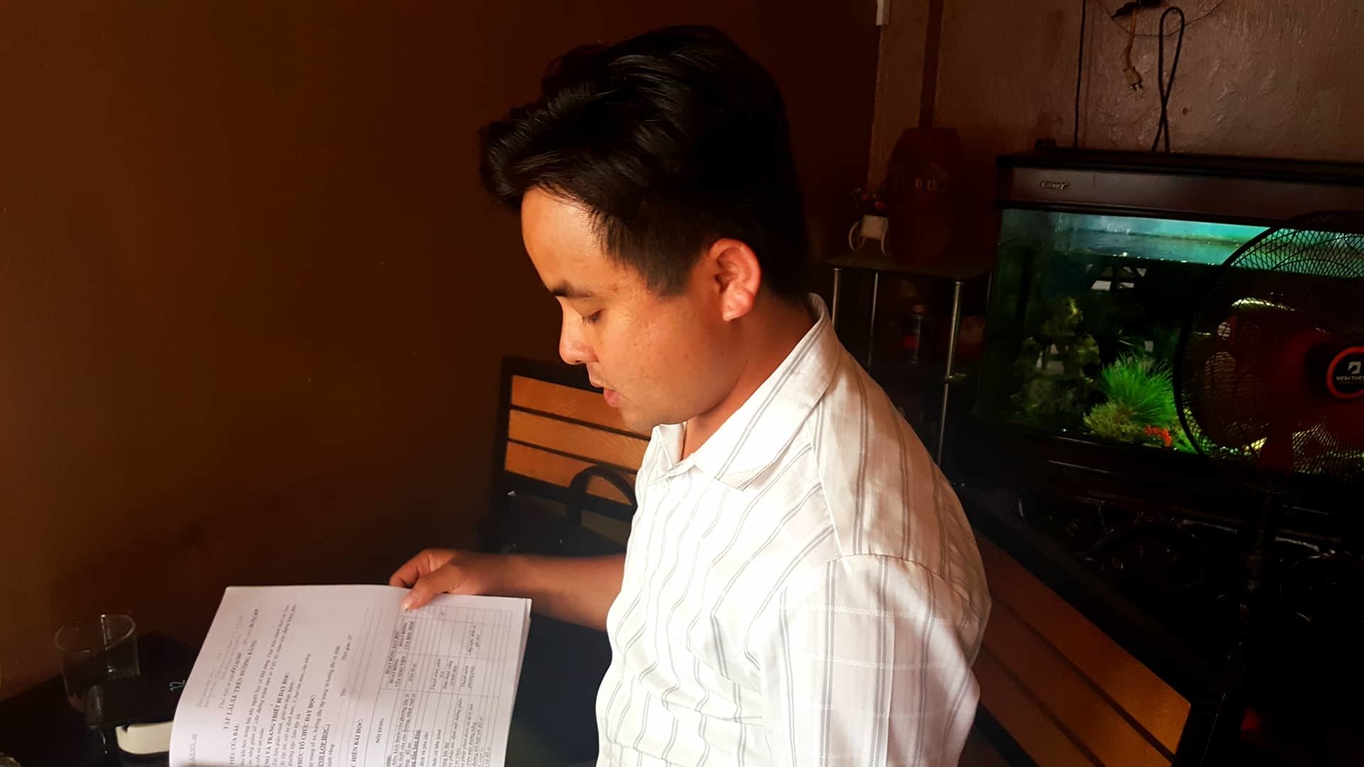 Thầy giáo toát mồ hôi nghe cuộc gọi cầu cứu của quý bà lái xe