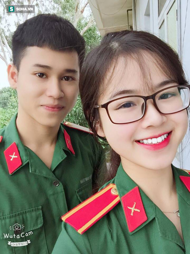 Cô gái mặc quân phục gây sốt MXH: Tôi là văn công, đương nhiên cần chăm chút vẻ bề ngoài