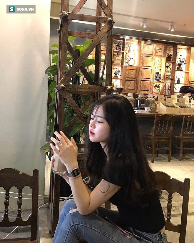 Cô gái mặc quân phục gây sốt MXH: Tôi là văn công, đương nhiên cần chăm chút vẻ bề ngoài