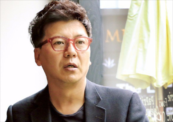 Lãng tử thanh xuân Son Ji Chang của Hoa cúc vàng nguyện từ bỏ tất cả vì người mình yêu, hạnh phúc làm mỹ nam hết thời bên vợ con