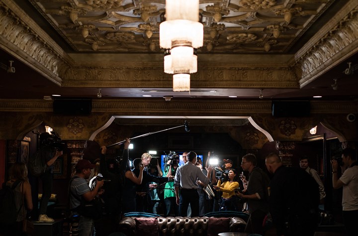 Ảnh: Không khí căng như dây đàn trước bầu cử giữa nhiệm kỳ ở Mỹ