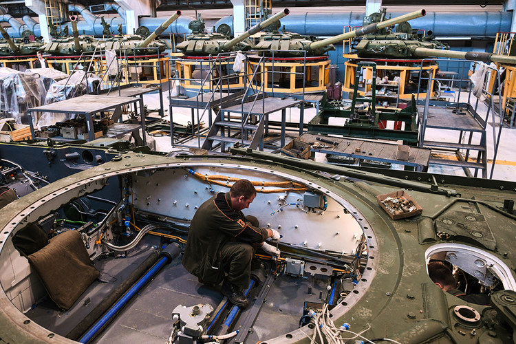 Nóng: Nga bắt đầu giao xe tăng T-90 cho Việt Nam?