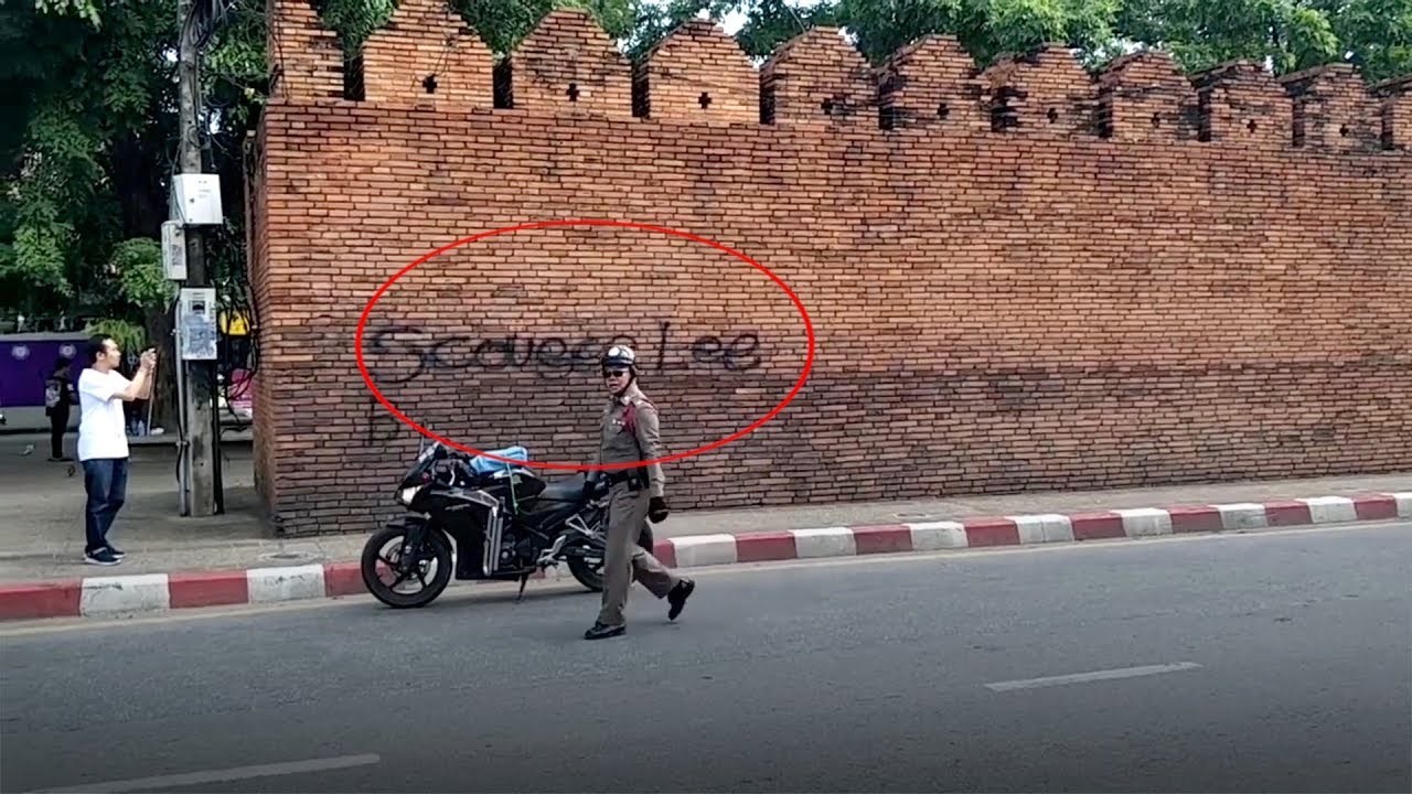 Vẽ bậy lên di tích - tội phạt tiền ở Việt Nam, ngồi tù ở nước khác