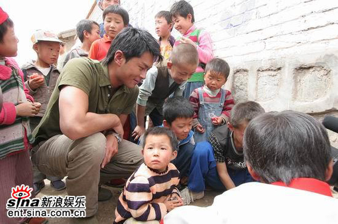 Cổ Thiên Lạc có thế lực như thế nào trong giới showbiz Hong Kong?