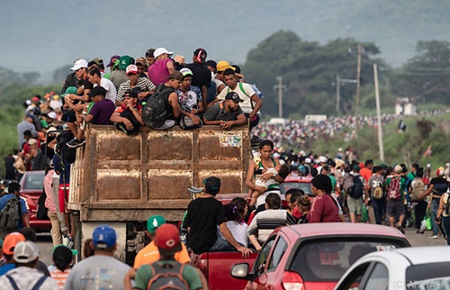 Lầu Năm Góc bác đề xuất lập khu giam người di cư của Nhà Trắng