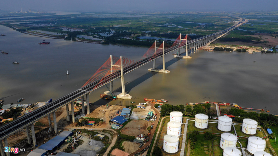 Video - Ảnh: Cận cảnh hiện tượng lồi lõm ở mặt cầu Bạch Đằng 7.300 tỷ