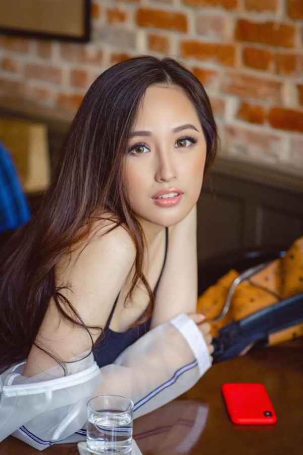 Hậu scandal tình ái với Noo Phước Thịnh, Mai Phương Thúy bất ngờ than chán đời triệt để