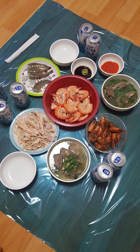 Nhà bất ngờ có khách, bà nội trợ làm mâm cỗ 900 nghìn đầy ắp món ngon nhưng vẫn bị soi vì...