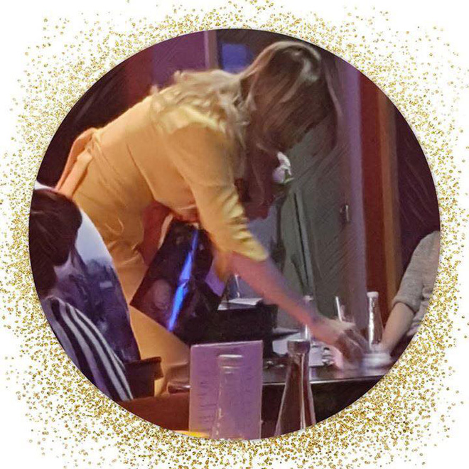 Nhìn những cử chỉ ân cần thế này của Mỹ Tâm trong các đêm nhạc, hỏi sao fan không yêu suốt 20 năm qua!