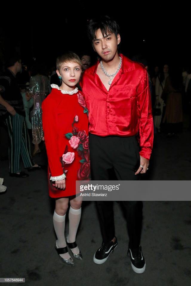 Khó tin với hình ảnh mới của Ngô Diệc Phàm: Râu ria xồm xoàm, ánh mắt lờ đờ nhìn vào ống kính