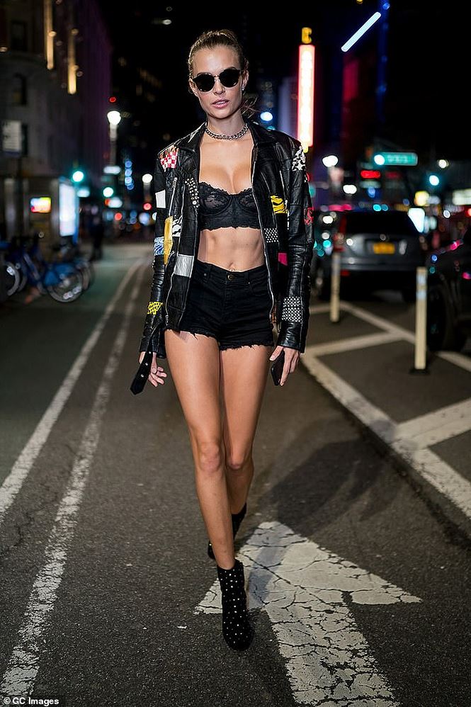 Siêu mẫu Đan Mạch eo thon chân dài đi thử nội y Victoria’s Secret