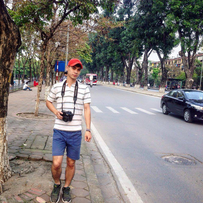 Nhóm nam sinh mặc áo dài, giả gái chụp kỷ yếu bị dân mạng chê nữ tính nhưng biết thân thế thật ai cũng thích thú - 10 Nhóm nam sinh mặc áo dài, giả gái chụp kỷ yếu bị dân mạng chê nữ tính nhưng biết thân thế thật ai cũng thích thú - 10