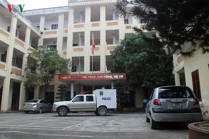 Vụ kẻ nhiễm HIV xâm hại bé gái: Bị cáo than ốm yếu không đến tòa