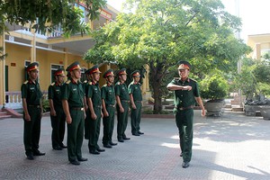 Thông tin về hai đối tượng xưng là sĩ quan, quân nhân chuyên nghiệp tuyên bố ra khỏi Đảng