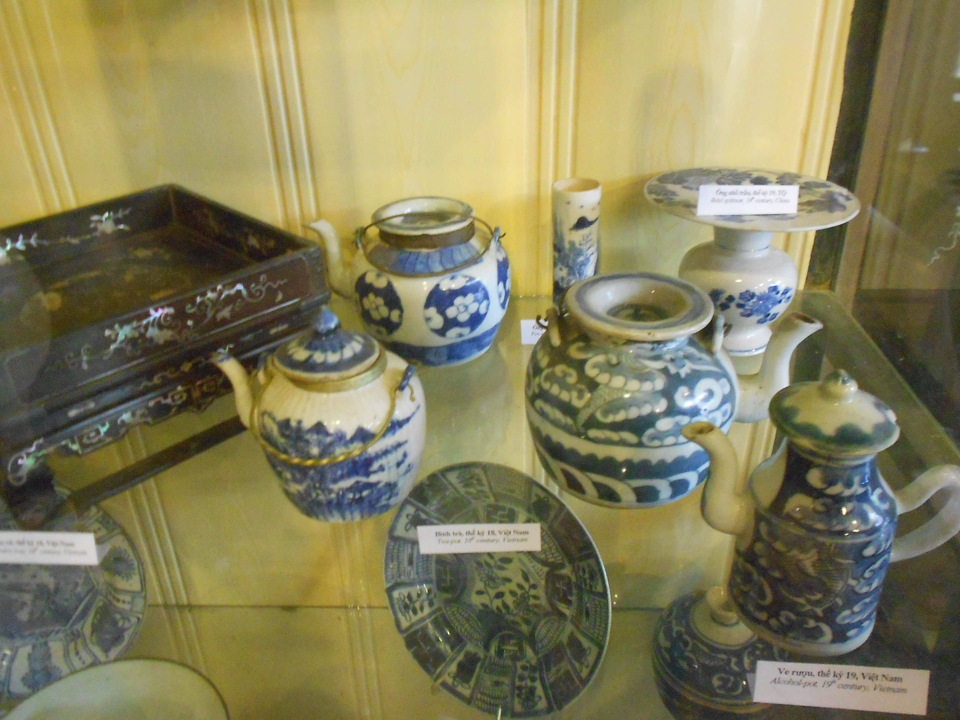 Chuyện ly kỳ về chiếc chén tám phần cổ nhất Việt Nam