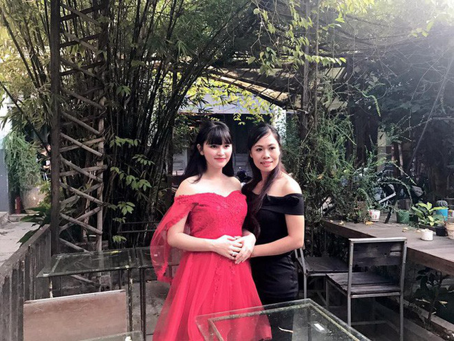 Hình ảnh mới nhất của em bé Lào Cai sau 2 năm về với mẹ nuôi: Cao lớn bụ bẫm, nói cười nhiều hơn