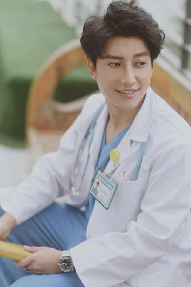 Sinh viên ngành Y Dược hot đến mức độ nào: Kẻ là nam thần chốn bệnh viện, người là hotgirl du học sinh tốt nghiệp GPA 4.0 tại Mỹ Sinh viên ngành Y Dược hot đến mức độ nào: Kẻ là nam thần chốn bệnh viện, người là hotgirl du học sinh tốt nghiệp GPA 4.0 tại Mỹ