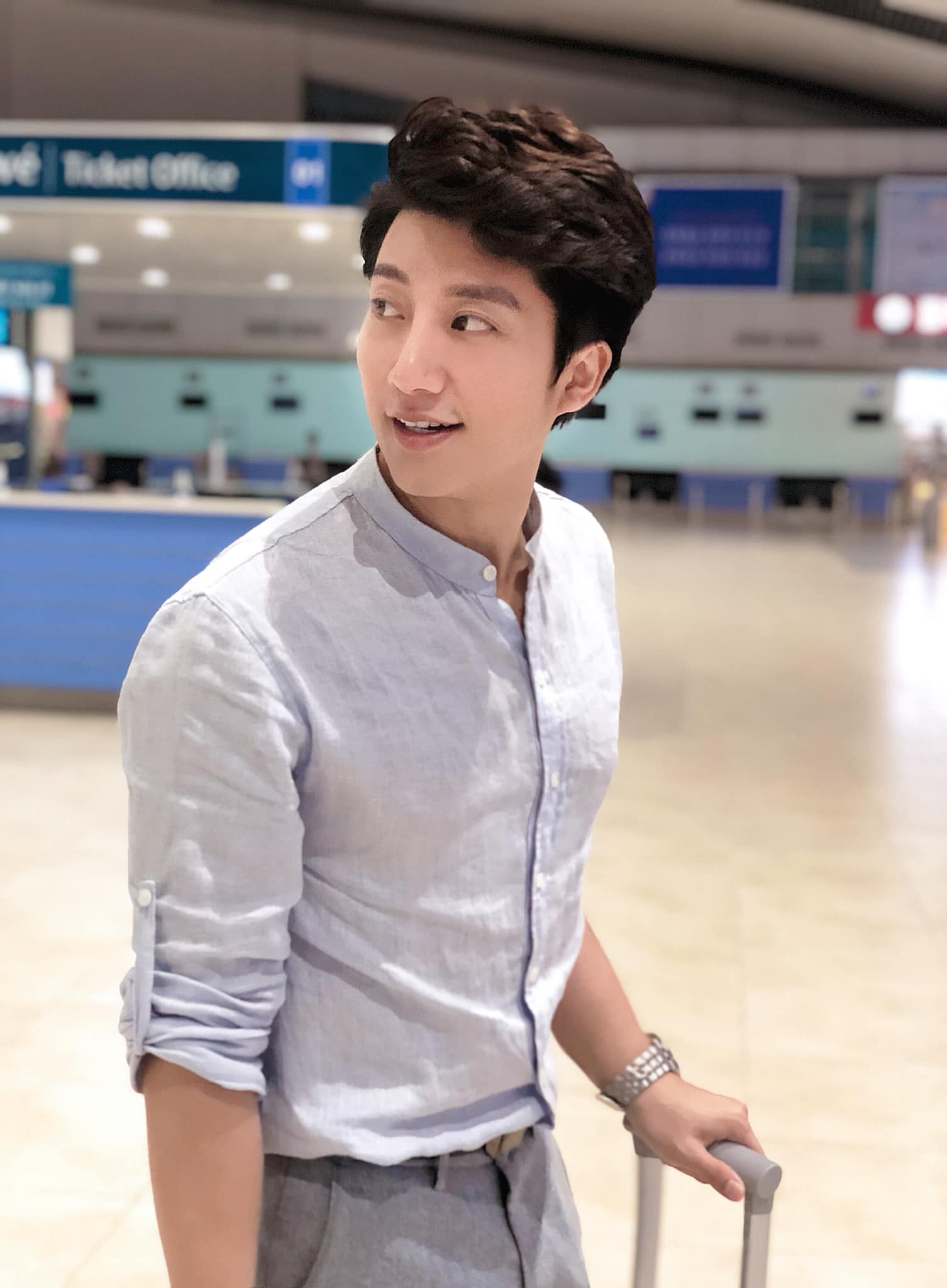 Sinh viên ngành Y Dược hot đến mức độ nào: Kẻ là nam thần chốn bệnh viện, người là hotgirl du học sinh tốt nghiệp GPA 4.0 tại Mỹ