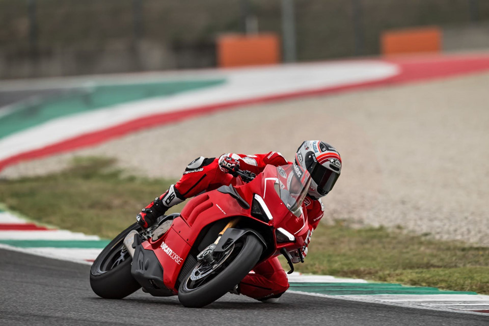 Panigale V4 R - siêu môtô mạnh nhất của Ducati sở hữu cánh gió