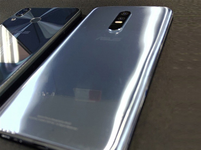 Zenfone 6 màn hình nốt ruồi lộ diện