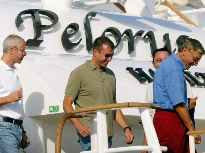 Tỷ phú Nga sở hữu Chelsea tiêu khối tài sản khổng lồ như thế nào?