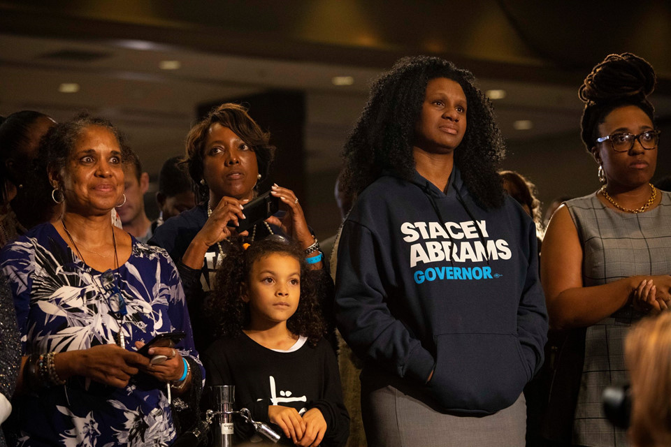 Nước Mỹ vỡ òa khi kết quả bầu cử giữa kỳ được công bố