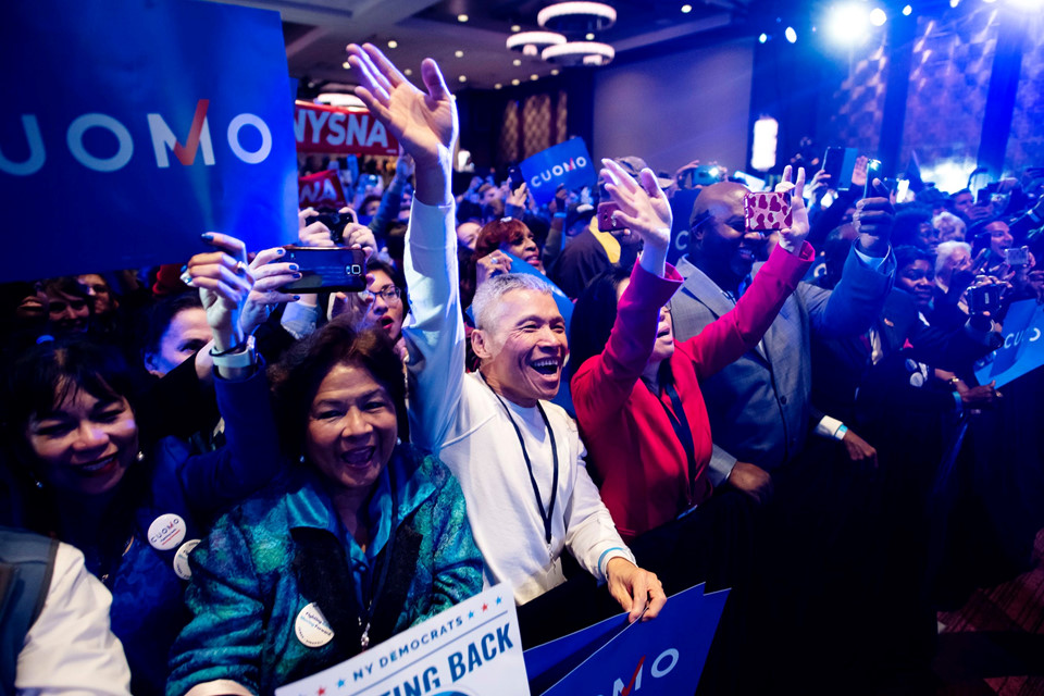 Nước Mỹ vỡ òa khi kết quả bầu cử giữa kỳ được công bố