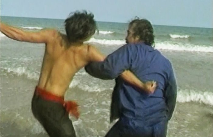 Lý Hùng khâu 9 mũi, bị cha đánh te tua khi đóng vai tướng cướp