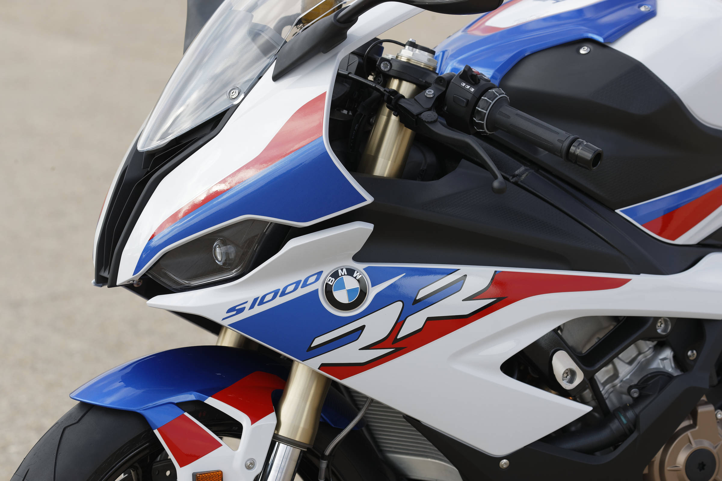 BMW trình làng siêu môtô S1000RR thế hệ mới