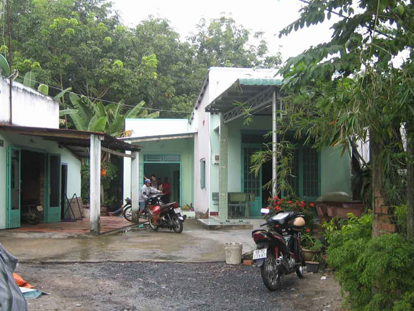 Chân dung kẻ sát hại vợ, đâm trọng thương em vợ rồi dùng dao tự sát