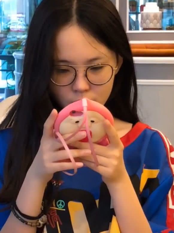 Thanh niên bị ném đá vì đăng đàn chê bạn gái quen qua mạng ngoài đời nhìn khác trên ảnh Thanh niên bị ném đá vì đăng đàn chê bạn gái quen qua mạng ngoài đời nhìn khác trên ảnh