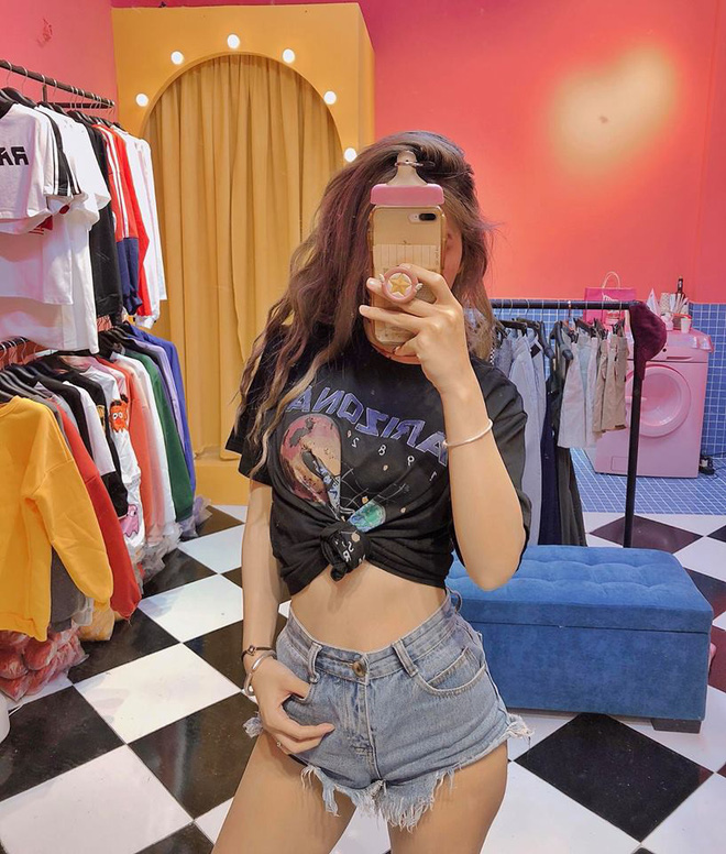 Hotgirl phòng gym thừa nhận đã từng phẫu thuật thẩm mỹ, tiết lộ có thời nặng đến 63kg Hotgirl phòng gym thừa nhận đã từng phẫu thuật thẩm mỹ, tiết lộ có thời nặng đến 63kg