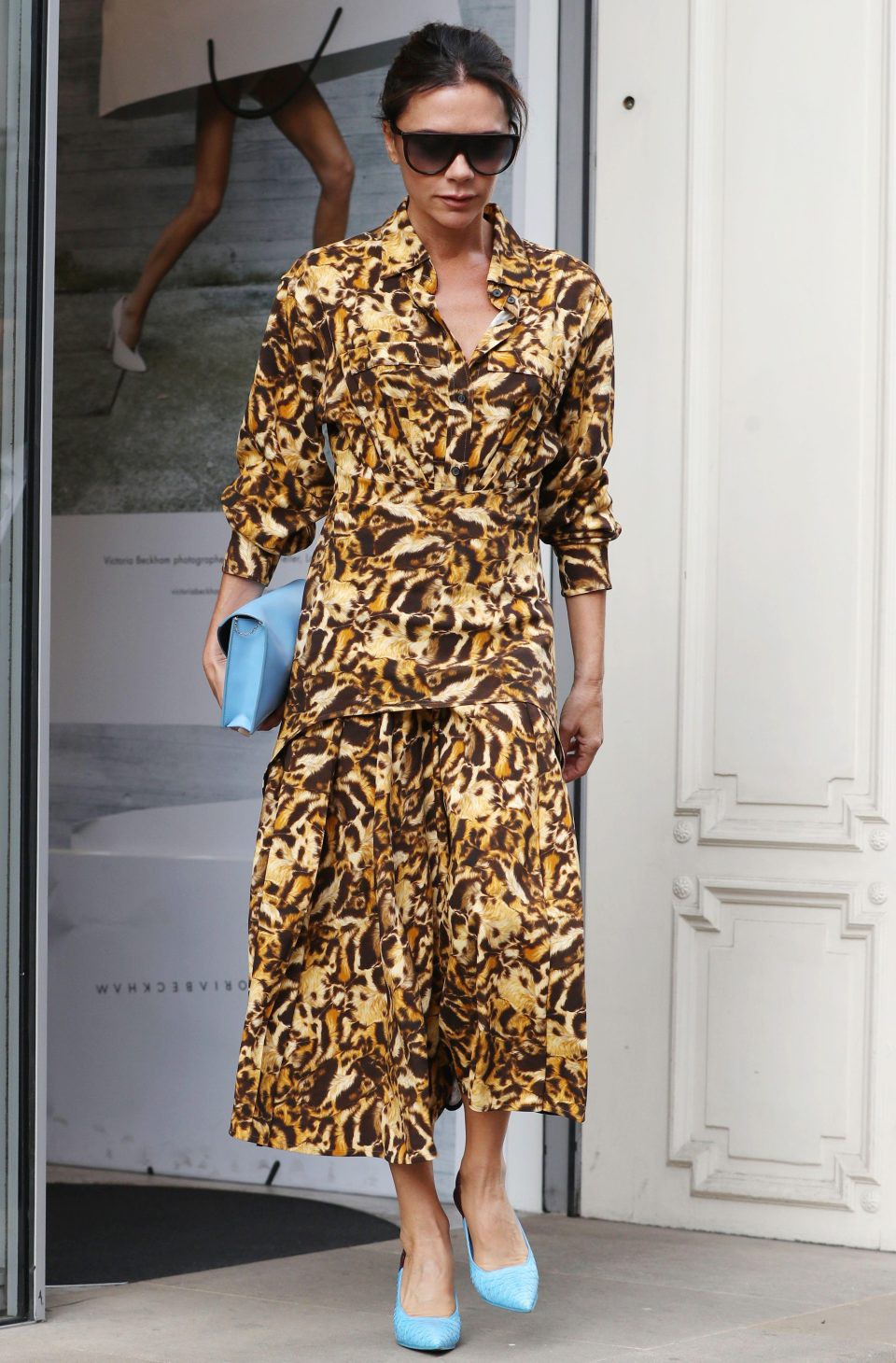 Rất chăm ủng hộ các NTK Anh nhưng Công nương Meghan lại lạnh nhạt với váy vóc của bà Becks vì lý do ít ai ngờ này