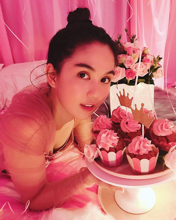 Thông tin hiếm hoi về đại gia muốn mãi là người hầu, bưng yến mỗi tối cho Ngọc Trinh