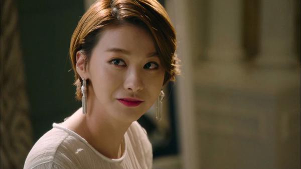 Ngỡ che giấu được tội lỗi, nào ngờ tờ giấy cài ở cửa trước thềm nhà nhân tình khiến chồng thất sắc