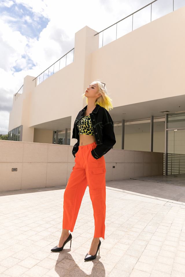 Street style chơi nhất tuần qua: Mới tháng 11 mà đã có 2 nàng kịp diện áo rét siêu nổi