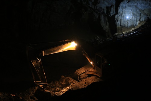 Hòa Bình dồn tổng lực giải cứu hai phu vàng mắc kẹt trong hôm nay