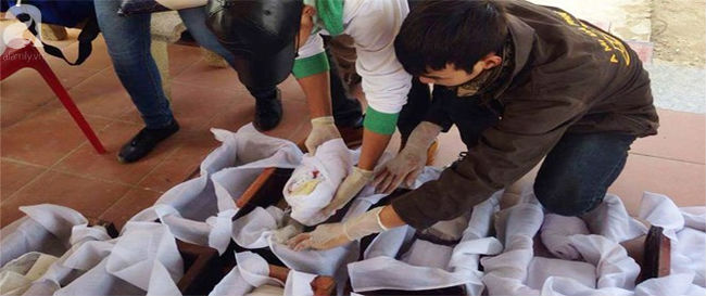 Nam sinh viên 19 tuổi kể chuyện giải cứu em bé khi người mẹ dùng thuốc kích đẻ rồi gọi điện nhờ giúp đỡ